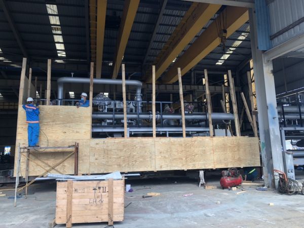 Dự Án Đóng Gói Chằng Buộc Máy Lọc Dầu Công Nghiệp