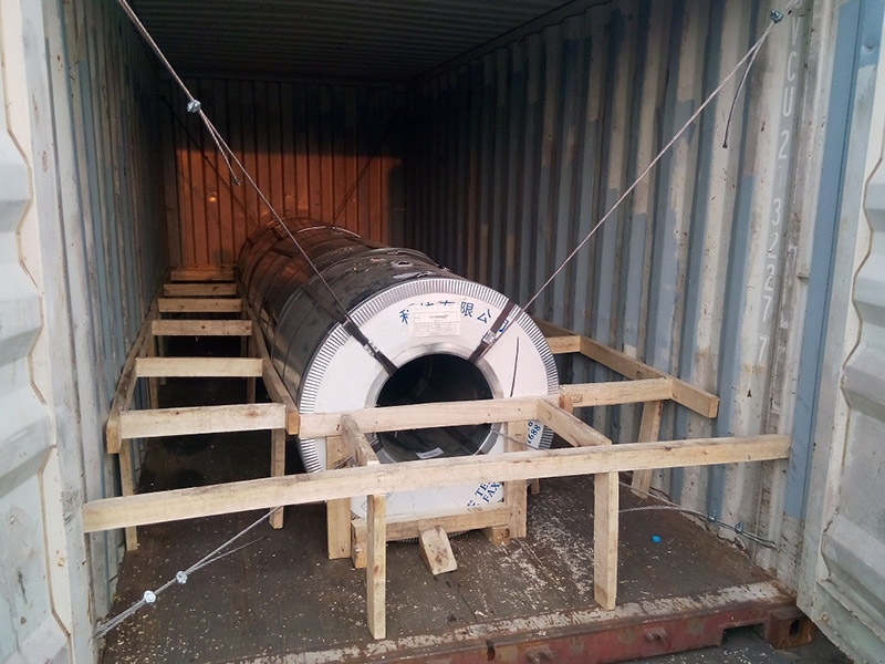 Cách Đóng Hàng, Chằng Buộc Cuộn Thép Vào Container – Đóng Gói Chằng Buộc Thép Cuộn (hình 3) Cách Đóng Hàng, Chằng Buộc Cuộn Thép Vào Container – Đóng Gói Chằng Buộc Thép Cuộn (hình 3)