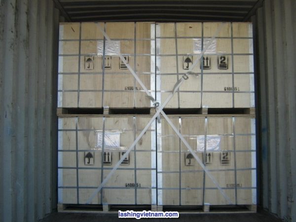 Lashing Trong Container Thường