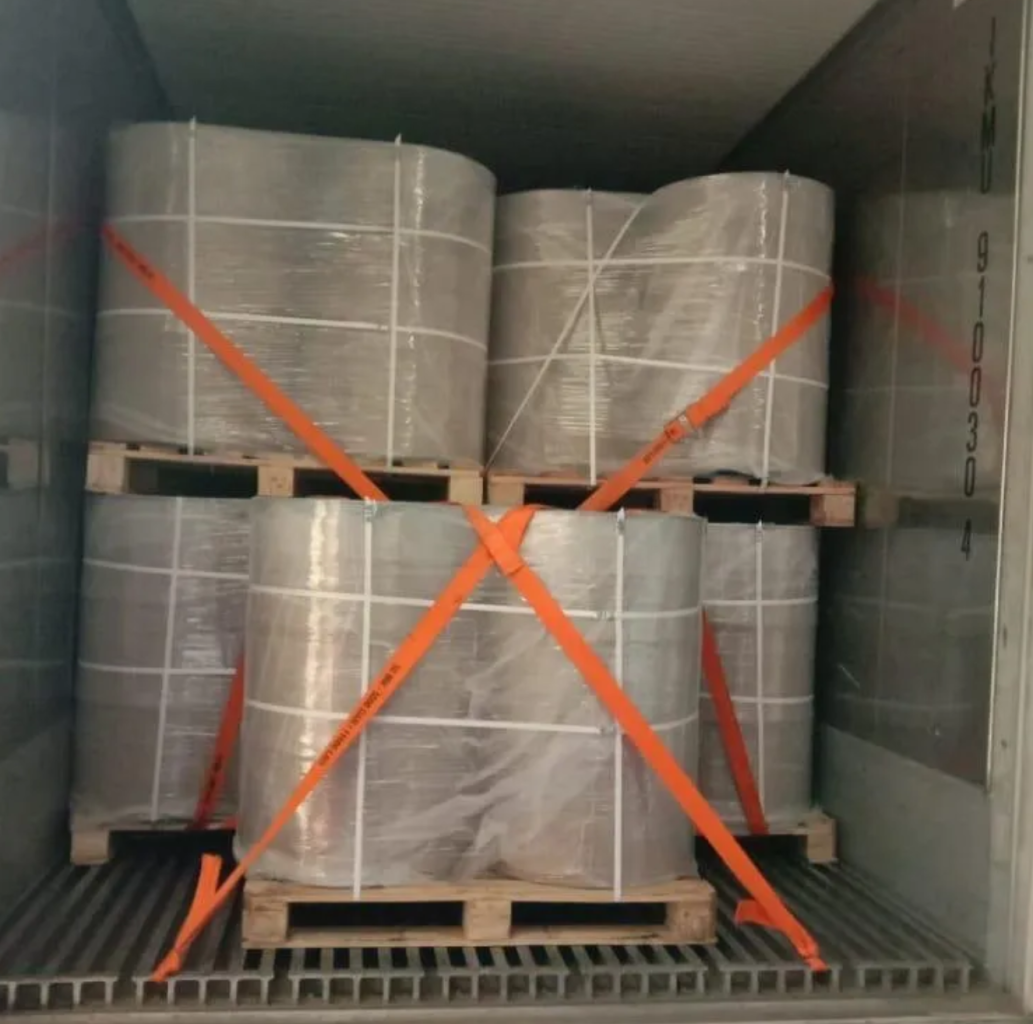 Khi Hàng Hóa Từ “Nguyên Vẹn” Thành “Hư Hỏng” – Hậu Quả Của Việc Lashing Sai Trong Vận Chuyển Đường Biển – Tầm Quan Trọng Của Lashing Trong Vận Chuyển Đường Biển (hình 5) Khi Hàng Hóa Từ “Nguyên Vẹn” Thành “Hư Hỏng” – Hậu Quả Của Việc Lashing Sai Trong Vận Chuyển Đường Biển – Tầm Quan Trọng Của Lashing Trong Vận Chuyển Đường Biển (hình 5)